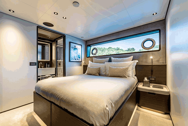Custom Line Navetta 30